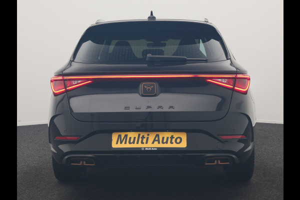 CUPRA Leon Sportstourer 1.4 e-Hybrid VZ PHEV 245pk Dealer O.H | Trekhaak Af Fabriek | Camera | Sfeerverlichting | Sportstoelen & Stuur Verwarmd | Apple Carplay | Keyless | Virtual | Navigatie | DAB | 19"L.M | Cruise Control | Plug In Hybrid |