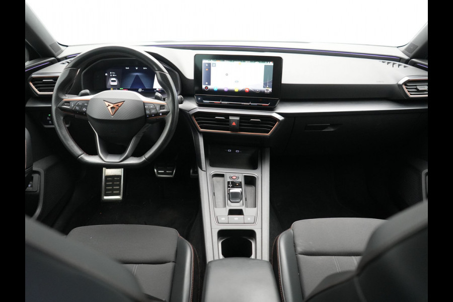 CUPRA Leon Sportstourer 1.4 e-Hybrid VZ PHEV 245pk Dealer O.H | Trekhaak Af Fabriek | Camera | Sfeerverlichting | Sportstoelen & Stuur Verwarmd | Apple Carplay | Keyless | Virtual | Navigatie | DAB | 19"L.M | Cruise Control | Plug In Hybrid |