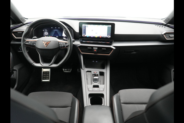CUPRA Leon Sportstourer 1.4 e-Hybrid VZ PHEV 245pk Dealer O.H | Trekhaak Af Fabriek | Camera | Sfeerverlichting | Sportstoelen & Stuur Verwarmd | Apple Carplay | Keyless | Virtual | Navigatie | DAB | 19"L.M | Cruise Control | Plug In Hybrid |