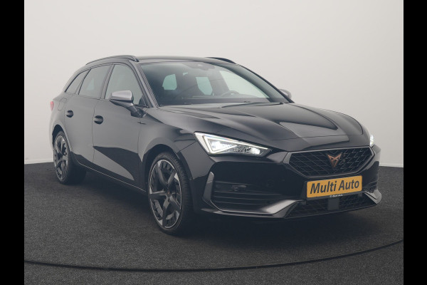 CUPRA Leon Sportstourer 1.4 e-Hybrid VZ PHEV 245pk Dealer O.H | Trekhaak Af Fabriek | Camera | Sfeerverlichting | Sportstoelen & Stuur Verwarmd | Apple Carplay | Keyless | Virtual | Navigatie | DAB | 19"L.M | Cruise Control | Plug In Hybrid |