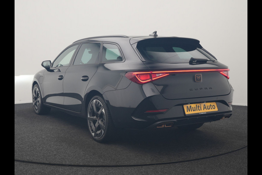 CUPRA Leon Sportstourer 1.4 e-Hybrid VZ PHEV 245pk Dealer O.H | Trekhaak Af Fabriek | Camera | Sfeerverlichting | Sportstoelen & Stuur Verwarmd | Apple Carplay | Keyless | Virtual | Navigatie | DAB | 19"L.M | Cruise Control | Plug In Hybrid |