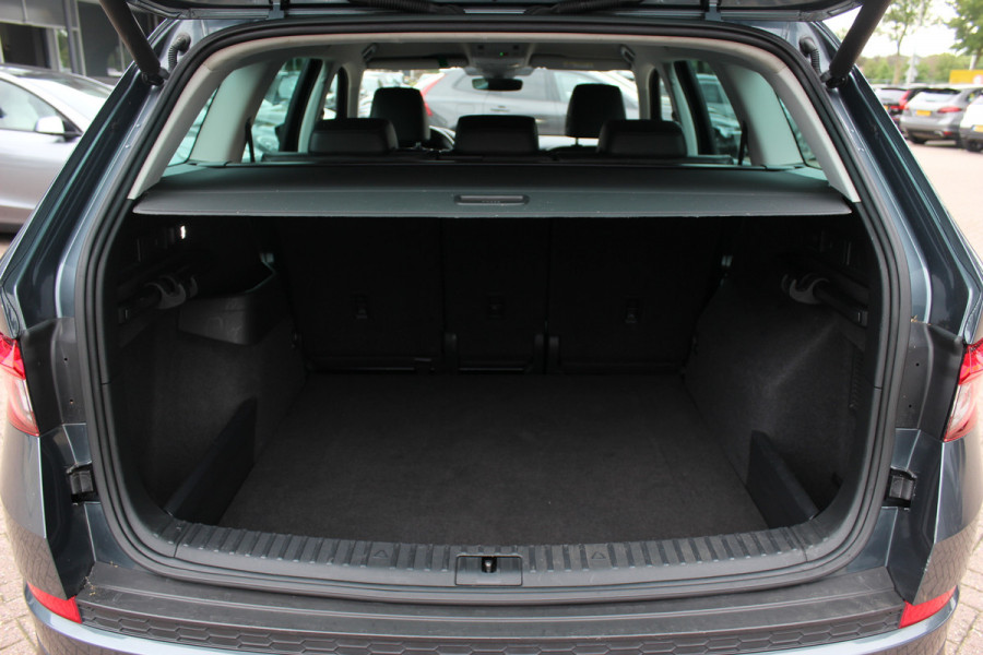 Škoda Kodiaq 1.5 TSI 4x4 Scout Business / 360Camera / Leder / Keyless / CarPlay / 18'' / Canton Audio / Stoelverwarming / Dodehoek / DAB / Cruise Control Adaptief