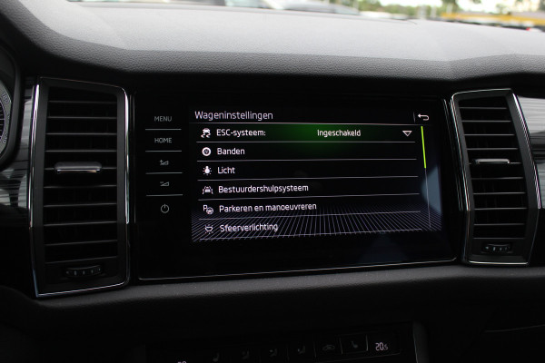 Škoda Kodiaq 1.5 TSI 4x4 Scout Business / 360Camera / Leder / Keyless / CarPlay / 18'' / Canton Audio / Stoelverwarming / Dodehoek / DAB / Cruise Control Adaptief