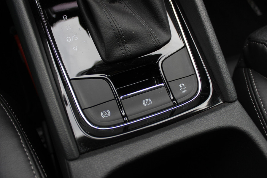 Škoda Kodiaq 1.5 TSI 4x4 Scout Business / 360Camera / Leder / Keyless / CarPlay / 18'' / Canton Audio / Stoelverwarming / Dodehoek / DAB / Cruise Control Adaptief
