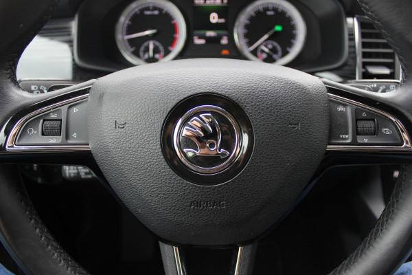 Škoda Kodiaq 1.5 TSI 4x4 Scout Business / 360Camera / Leder / Keyless / CarPlay / 18'' / Canton Audio / Stoelverwarming / Dodehoek / DAB / Cruise Control Adaptief