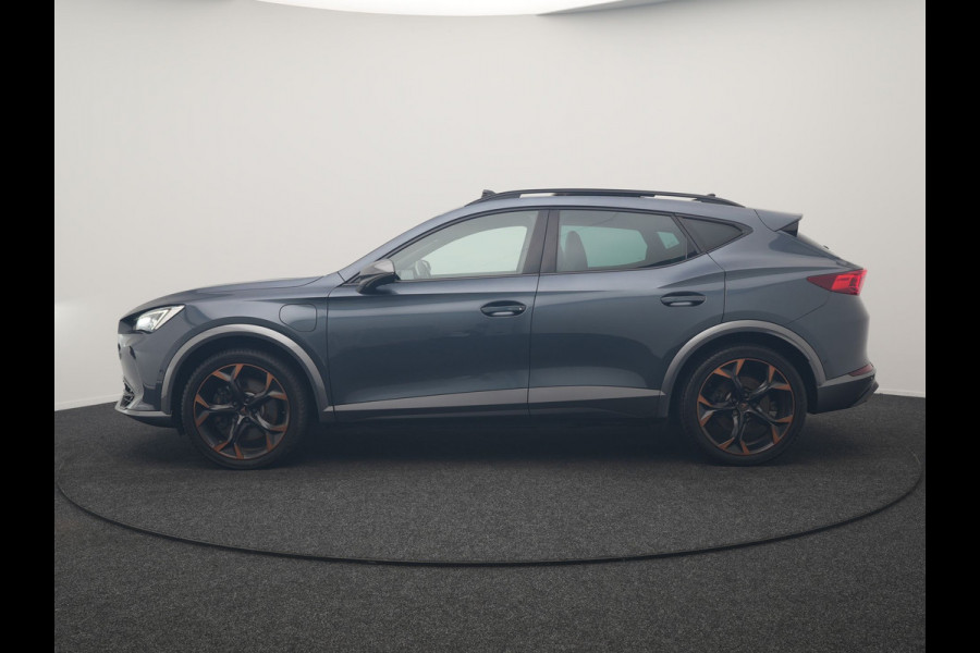 CUPRA Formentor 1.4 e-Hybrid VZ Copper Edition PHEV 245pk Dealer O.H | Panodak | Adaptive Cruise | Camera | Sportstoelen & Stuur Verwarmd | Keyless | Blis | Sfeerverlichting | Apple Carplay | DAB | Navigatie | Virtual | 19"L.M | Plug In Hybrid