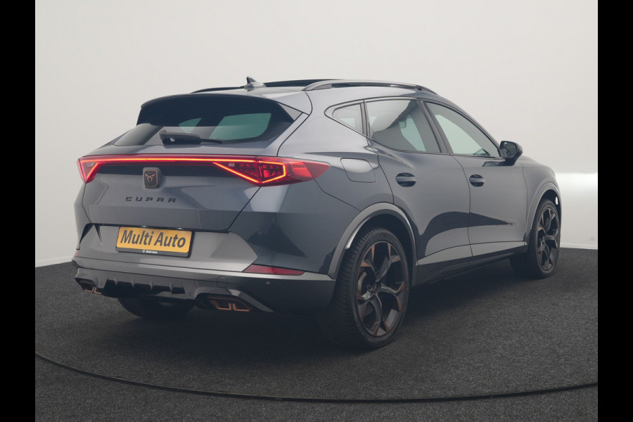 CUPRA Formentor 1.4 e-Hybrid VZ Copper Edition PHEV 245pk Dealer O.H | Panodak | Adaptive Cruise | Camera | Sportstoelen & Stuur Verwarmd | Keyless | Blis | Sfeerverlichting | Apple Carplay | DAB | Navigatie | Virtual | 19"L.M | Plug In Hybrid
