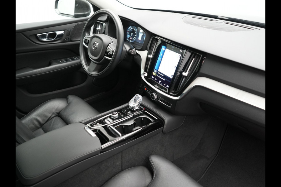 Volvo V60 T6 Recharge AWD Inscription PHEV 340pk Dealer O.H | Trekhaak Af Fabriek | Panodak | Adaptive Cruise | Harman / Kardon | 360 Camera | Lederen Sportstoelen Memory & Verwarmd | Stuurverwarming | Blis | Keyless | Apple Carplay | Virtual | Navigatie | DAB | 19"L.M | Plug In Hybrid