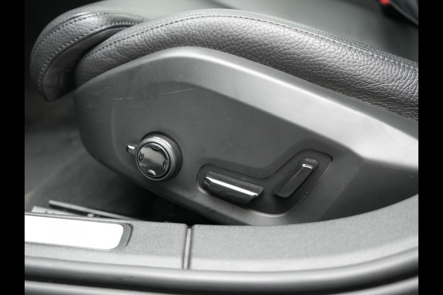 Volvo V60 T6 Recharge AWD Inscription PHEV 340pk Dealer O.H | Trekhaak Af Fabriek | Panodak | Adaptive Cruise | Harman / Kardon | 360 Camera | Lederen Sportstoelen Memory & Verwarmd | Stuurverwarming | Blis | Keyless | Apple Carplay | Virtual | Navigatie | DAB | 19"L.M | Plug In Hybrid
