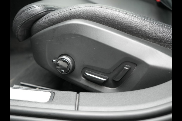 Volvo V60 T6 Recharge AWD Inscription PHEV 340pk Dealer O.H | Trekhaak Af Fabriek | Panodak | Adaptive Cruise | Harman / Kardon | 360 Camera | Lederen Sportstoelen Memory & Verwarmd | Stuurverwarming | Blis | Keyless | Apple Carplay | Virtual | Navigatie | DAB | 19"L.M | Plug In Hybrid