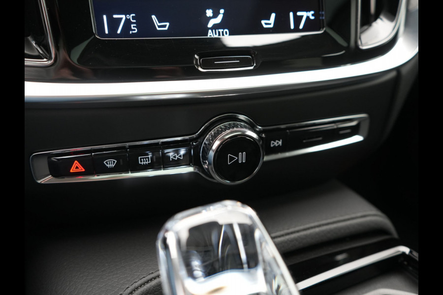 Volvo V60 T6 Recharge AWD Inscription PHEV 340pk Dealer O.H | Trekhaak Af Fabriek | Panodak | Adaptive Cruise | Harman / Kardon | 360 Camera | Lederen Sportstoelen Memory & Verwarmd | Stuurverwarming | Blis | Keyless | Apple Carplay | Virtual | Navigatie | DAB | 19"L.M | Plug In Hybrid