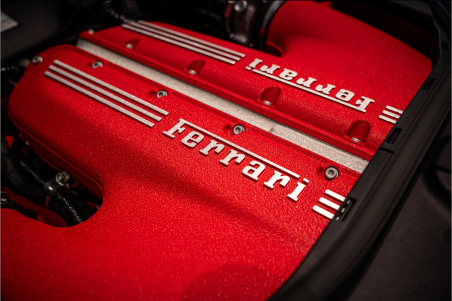 Ferrari 12Cilindri 6.5 V12 - Rosso Imola | Lift | Carbon Interior | Surround View | Electric Seats
