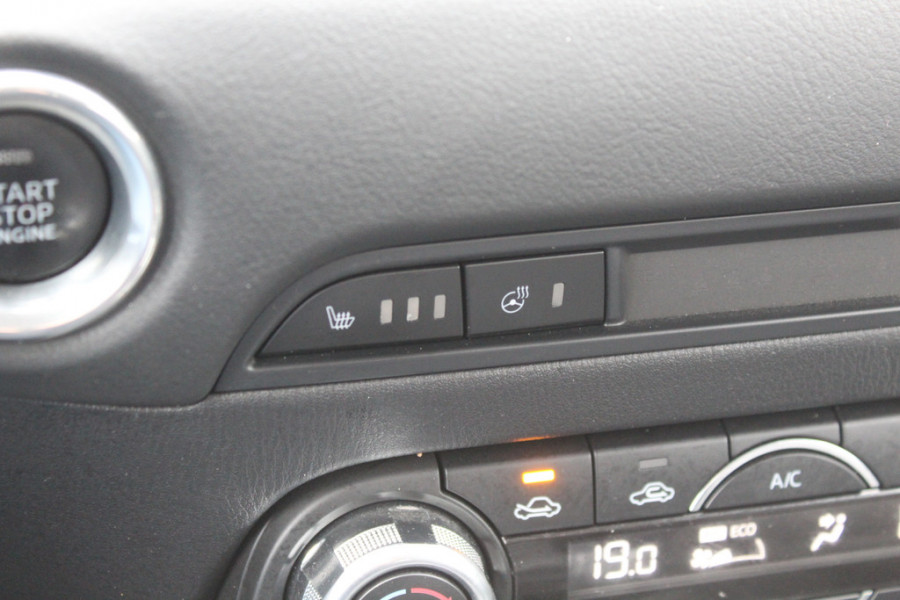 Mazda CX-5 2.0 SkyActiv-G 165 Luxury / Trekhaak / 360Camera / Head-up / Leder / Bose / Keyless / 19'' / Dodehoek / Navigatie / DAB / Stoelventilatie+Verwarming / Cruise Control