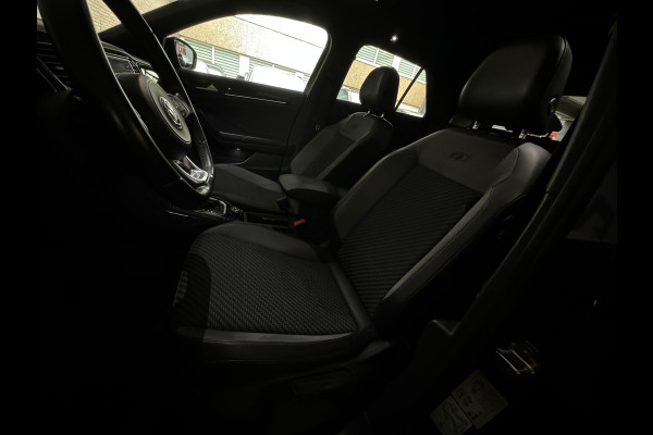 Volkswagen T-Roc 2.0 TSI 4Motion Sport Pano|ACC|Stoelverwarming|Lane