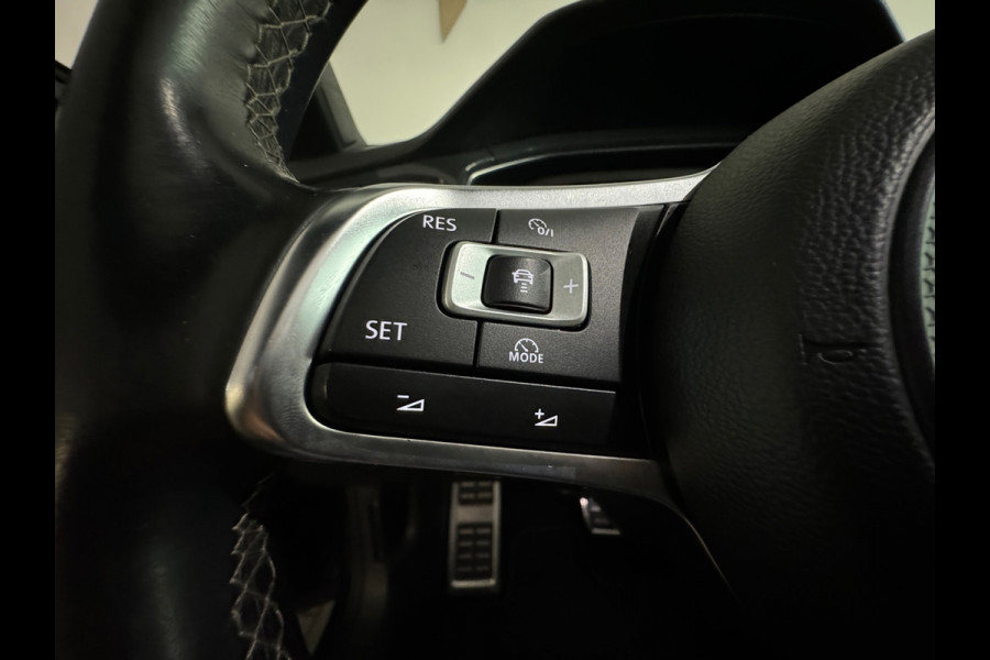 Volkswagen T-Roc 2.0 TSI 4Motion Sport Pano|ACC|Stoelverwarming|Lane