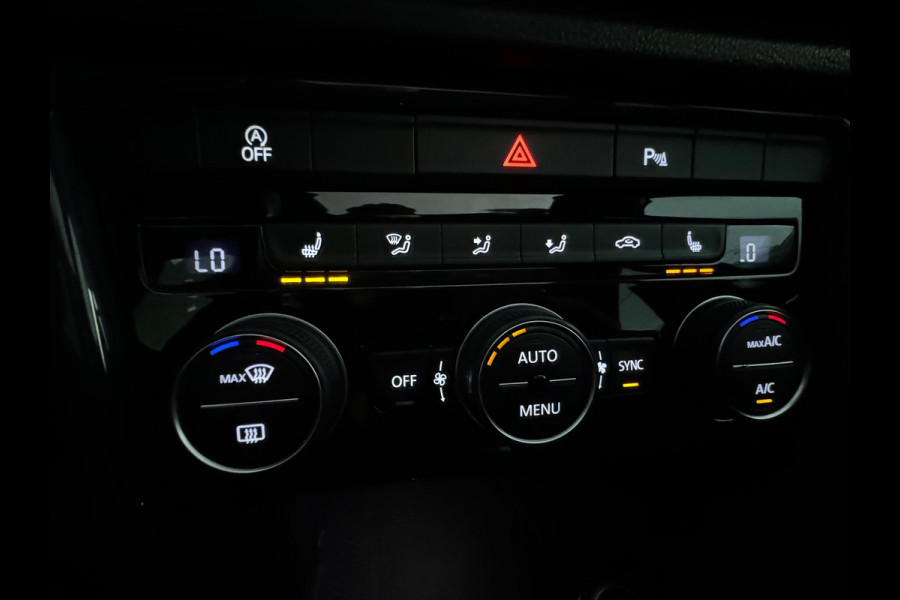Volkswagen T-Roc 2.0 TSI 4Motion Sport Pano|ACC|Stoelverwarming|Lane