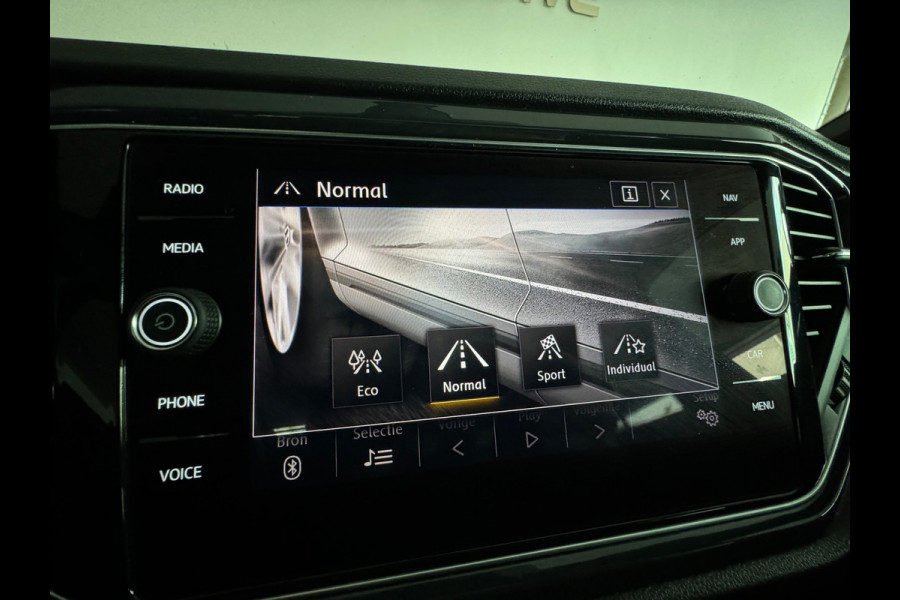 Volkswagen T-Roc 2.0 TSI 4Motion Sport Pano|ACC|Stoelverwarming|Lane