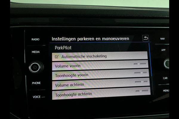 Volkswagen T-Roc 2.0 TSI 4Motion Sport Pano|ACC|Stoelverwarming|Lane