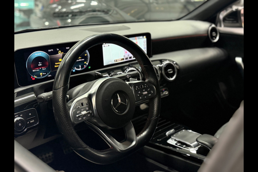 Mercedes-Benz A-Klasse 180 Business Solution AMG | MBUX | LED | Camera | Cruise | Lane Assist | Dodehoek