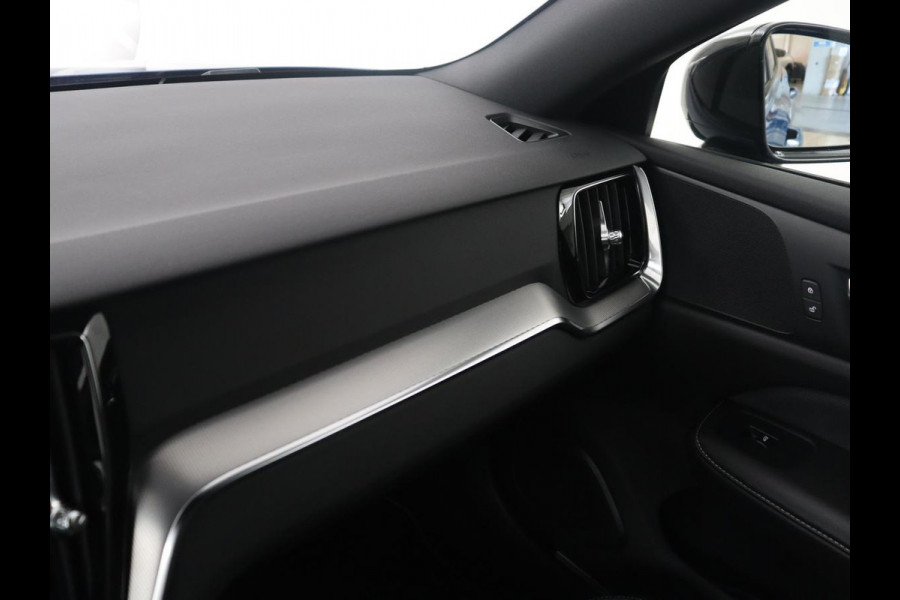 Volvo V60 2.0 T5 R-Design | Trekhaak | Navigatie | Apple carplay | LED | Stuurwielverwarming |
