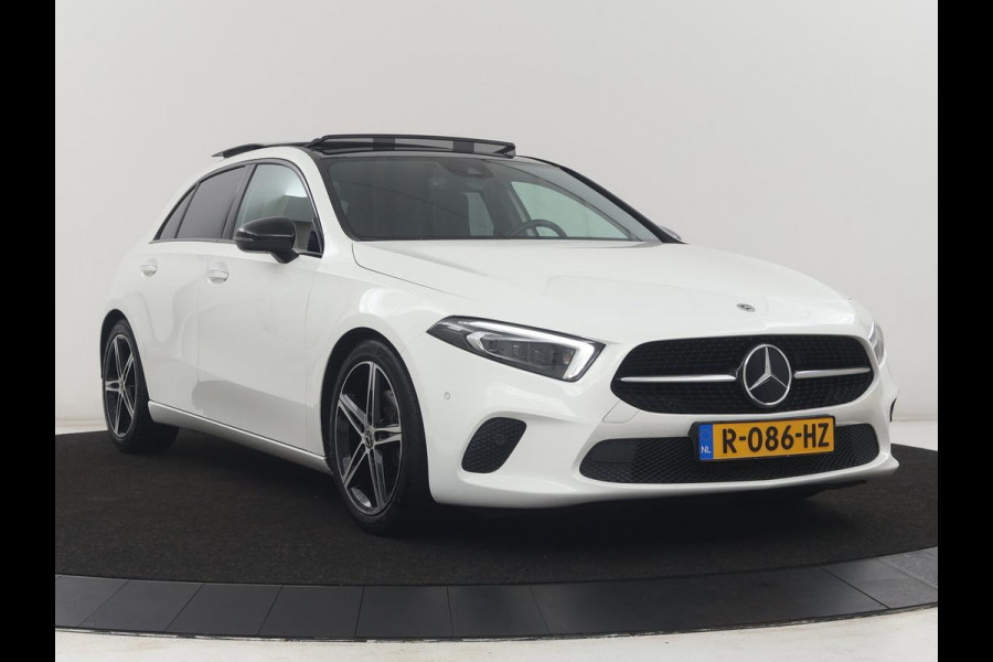 Mercedes-Benz A-Klasse 200 Luxury Line | Pano.Dak | Sfeerverlichting | Navigatie | Camera |