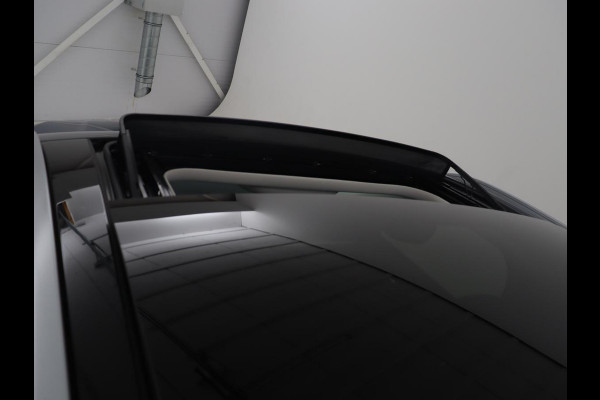Ford Kuga 2.5 PHEV Titanium | SOH 97,4% | Camera | Trekhaak | Pano.Dak | Dodehoek ASS. | Navigatie |