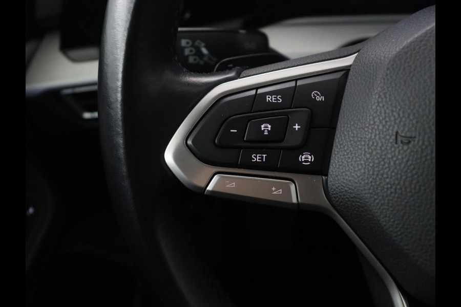 Volkswagen Golf 1.0 eTSI Life | Automaat | Navigatie | Trekhaak | Adapt. Cruise | LED |