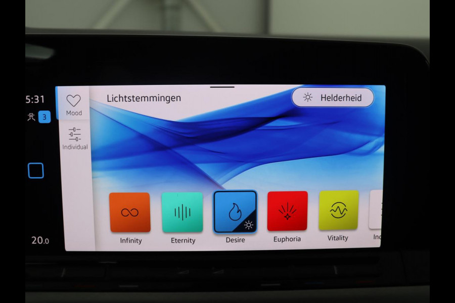 Volkswagen Golf 1.0 eTSI Life | Automaat | Navigatie | Trekhaak | Adapt. Cruise | LED |