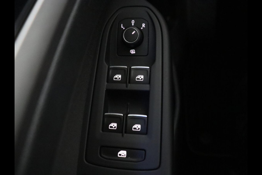 Volkswagen Golf 1.0 eTSI Life | Automaat | Navigatie | Trekhaak | Adapt. Cruise | LED |