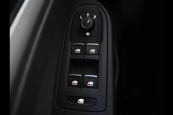 Volkswagen Golf 1.0 eTSI Life | Automaat | Navigatie | Trekhaak | Adapt. Cruise | LED |