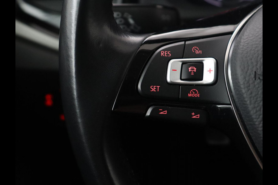 Volkswagen Polo 1.0 TSI R-Line Edition | Automaat | Camera | LED | Navigatie |