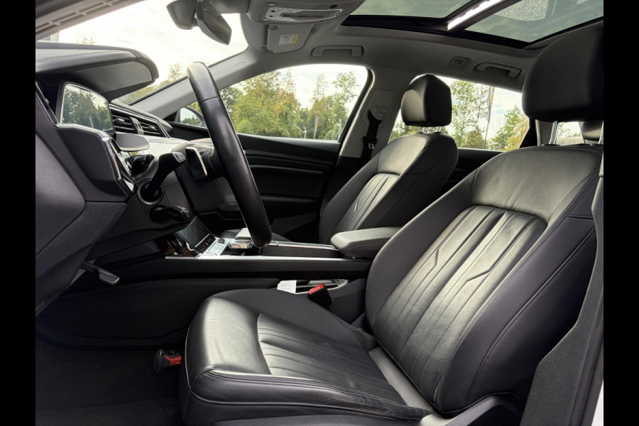 Audi e-tron e-tron 50 quattro Launch edition plus 71 kWh ✓SOH 87.83%✓Pano✓Stolverw✓Keyless✓Leder✓Virtual Cockpit✓Carplay✓Navi✓Clima✓Cruise✓Pdc V+A✓Rijstrooksensor✓19" Lm velgen✓Bj 12-2019✓N.A.P✓Apk tot 10-2027