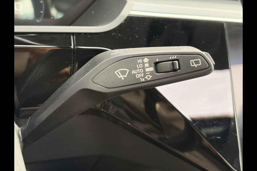 Audi e-tron e-tron 50 quattro Launch edition plus 71 kWh ✓SOH 87.83%✓Pano✓Stolverw✓Keyless✓Leder✓Virtual Cockpit✓Carplay✓Navi✓Clima✓Cruise✓Pdc V+A✓Rijstrooksensor✓19" Lm velgen✓Bj 12-2019✓N.A.P✓Apk tot 10-2027