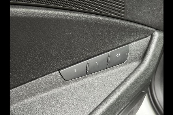 Audi e-tron e-tron 50 quattro Launch edition plus 71 kWh ✓SOH 87.83%✓Pano✓Stolverw✓Keyless✓Leder✓Virtual Cockpit✓Carplay✓Navi✓Clima✓Cruise✓Pdc V+A✓Rijstrooksensor✓19" Lm velgen✓Bj 12-2019✓N.A.P✓Apk tot 10-2027
