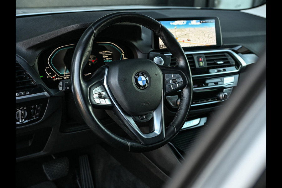BMW X3 xDrive30e High Executive | Camera | Active Cruise | Memory Seat | Stoel + Stuurverwarming | Ambiance Interieur | BMW Gesture Control | Trekhaak | Apple Carplay |