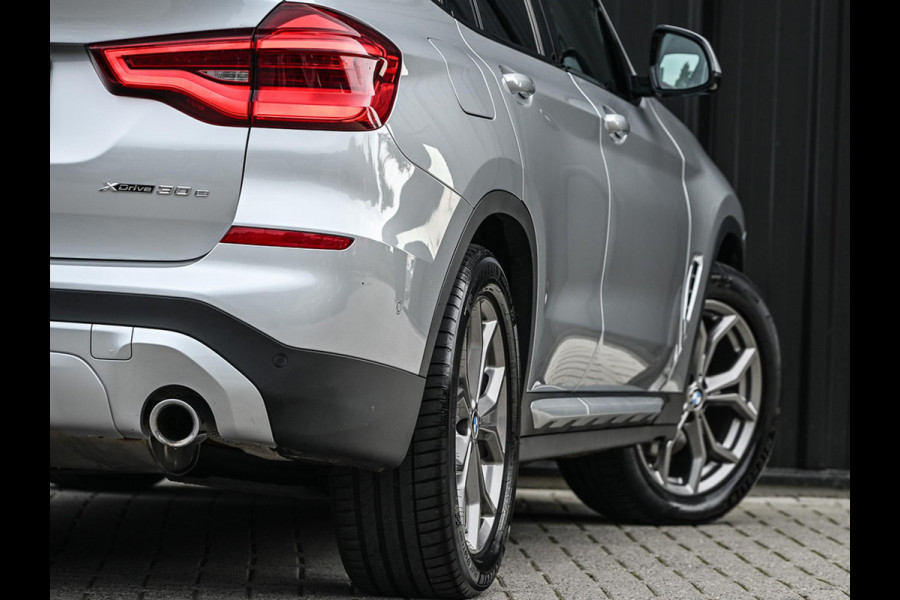 BMW X3 xDrive30e High Executive | Camera | Active Cruise | Memory Seat | Stoel + Stuurverwarming | Ambiance Interieur | BMW Gesture Control | Trekhaak | Apple Carplay |