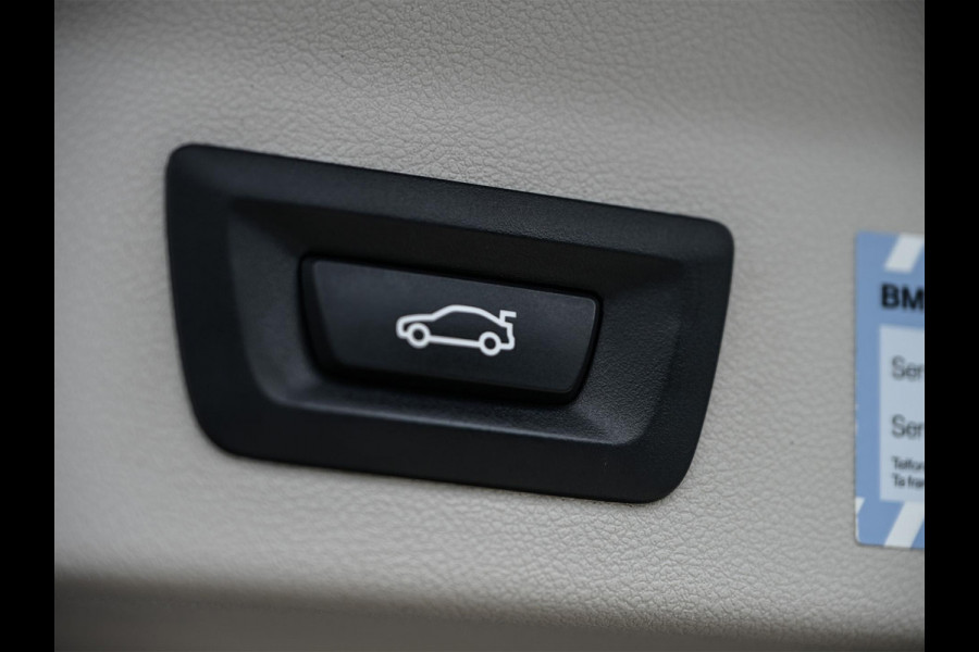BMW X3 xDrive30e High Executive | Camera | Active Cruise | Memory Seat | Stoel + Stuurverwarming | Ambiance Interieur | BMW Gesture Control | Trekhaak | Apple Carplay |