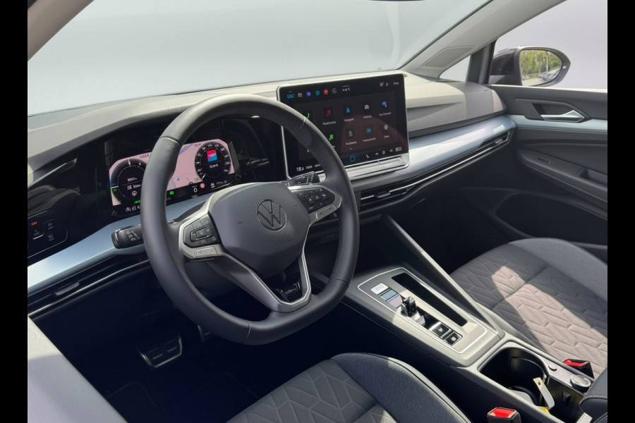 Volkswagen Golf 1.5 eHybrid 204PK DSG HYBRIDE LIFE CAMERA/NAVI/HEAD-UP/CARPLAY
