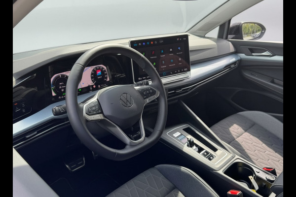 Volkswagen Golf 1.5 eHybrid 204PK DSG HYBRIDE LIFE CAMERA/NAVI/HEAD-UP/CARPLAY
