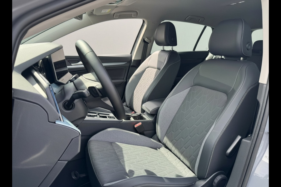 Volkswagen Golf 1.5 eHybrid 204PK DSG HYBRIDE LIFE CAMERA/NAVI/HEAD-UP/CARPLAY