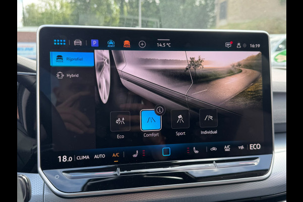 Volkswagen Golf 1.5 eHybrid 204PK DSG HYBRIDE LIFE CAMERA/NAVI/HEAD-UP/CARPLAY