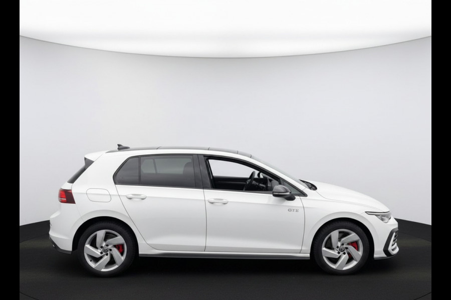 Volkswagen Golf GTE 1.5 272PK DSG HYBRID GTE-SPORT 360°CAMERA/NAVI/HEAD-UP!/CARPLAY