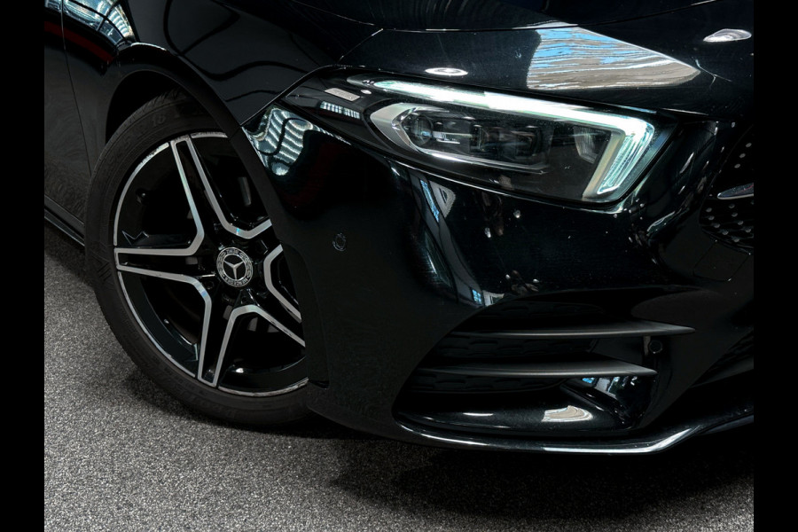 Mercedes-Benz A-Klasse A200 AMG Memory|Multibeam|Panorama|Sfeerlicht|Camera|Carplay|Keyless