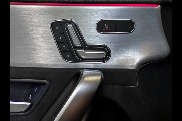 Mercedes-Benz A-Klasse A200 AMG Memory|Multibeam|Panorama|Sfeerlicht|Camera|Carplay|Keyless