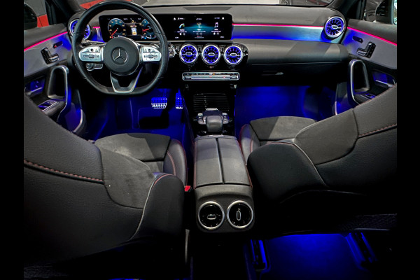 Mercedes-Benz A-Klasse A200 AMG Memory|Multibeam|Panorama|Sfeerlicht|Camera|Carplay|Keyless