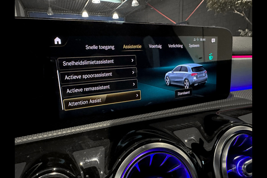 Mercedes-Benz A-Klasse A200 AMG Memory|Multibeam|Panorama|Sfeerlicht|Camera|Carplay|Keyless