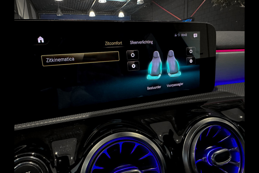 Mercedes-Benz A-Klasse A200 AMG Memory|Multibeam|Panorama|Sfeerlicht|Camera|Carplay|Keyless