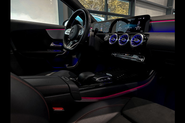 Mercedes-Benz A-Klasse A200 AMG Memory|Multibeam|Panorama|Sfeerlicht|Camera|Carplay|Keyless