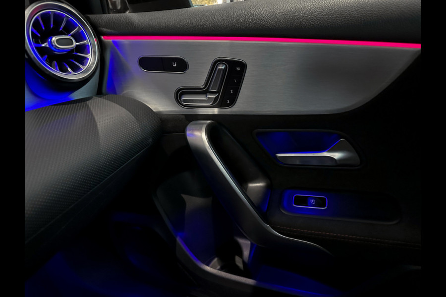 Mercedes-Benz A-Klasse A200 AMG Memory|Multibeam|Panorama|Sfeerlicht|Camera|Carplay|Keyless