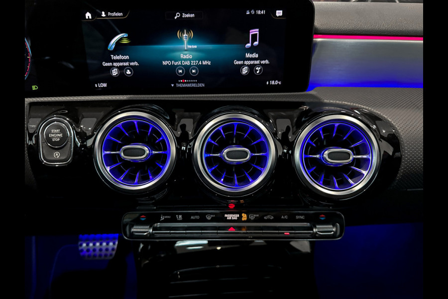 Mercedes-Benz A-Klasse A200 AMG Memory|Multibeam|Panorama|Sfeerlicht|Camera|Carplay|Keyless